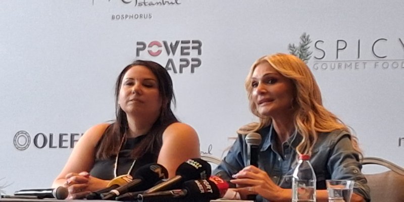 Natasa Theodoridou şarkılarıyla müzikseverleri mest edecek